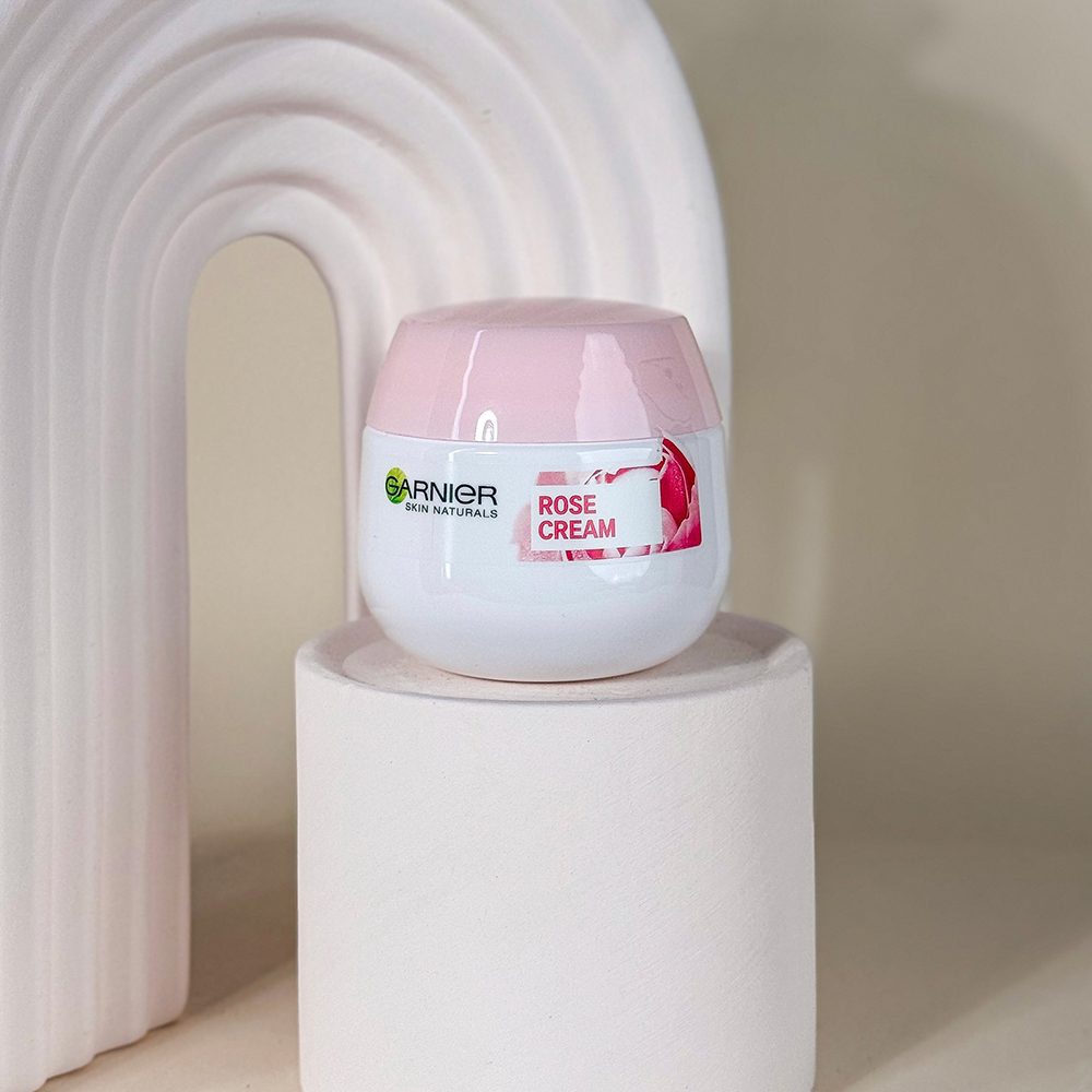 کرم آبرسان گل رز گارنیر GARNIER ROSE CREAM