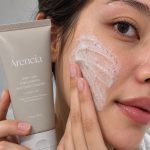شوینده صورت آرنسیا رایس و LHA کنترل منافذ مدل Rice LHA Pore Control Rice Cake Cleanser وزن ۱۵۰ گرم
